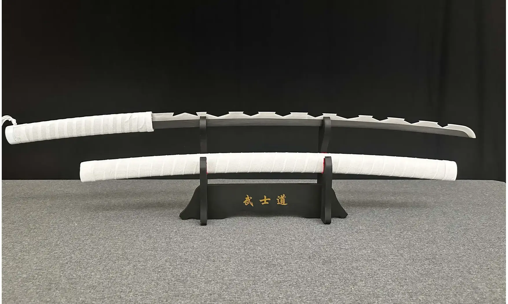 Katana de Inosuke Hashibira